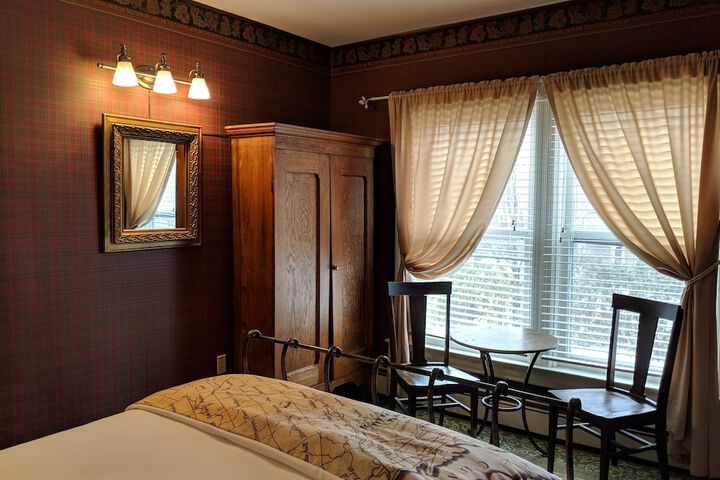 Room 6 of 49