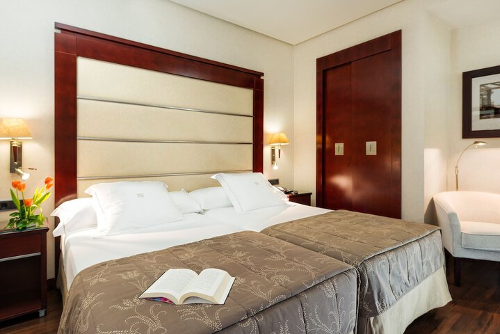 Room 6 of 40