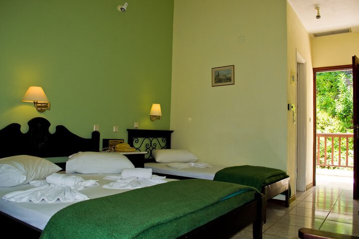 Room 5 of 44