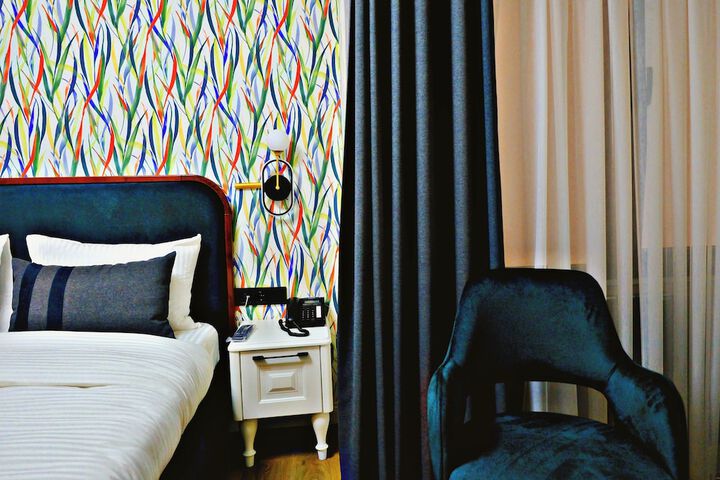 Room 25 of 42