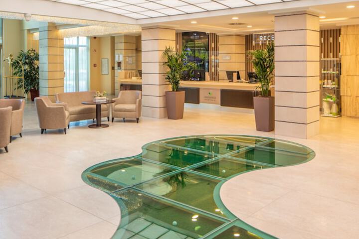 Guest Lobby