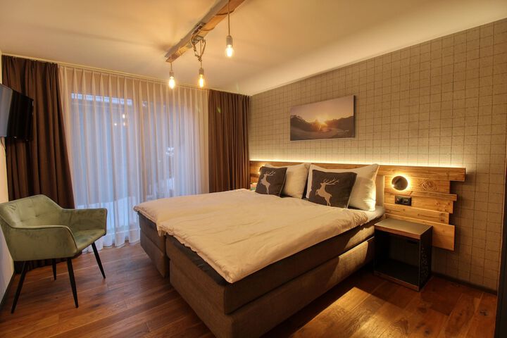Room 4 of 62