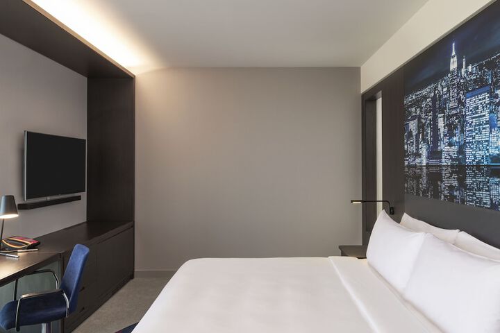 Room 10 of 116