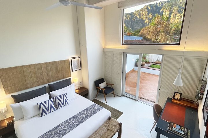 Room 40 of 144