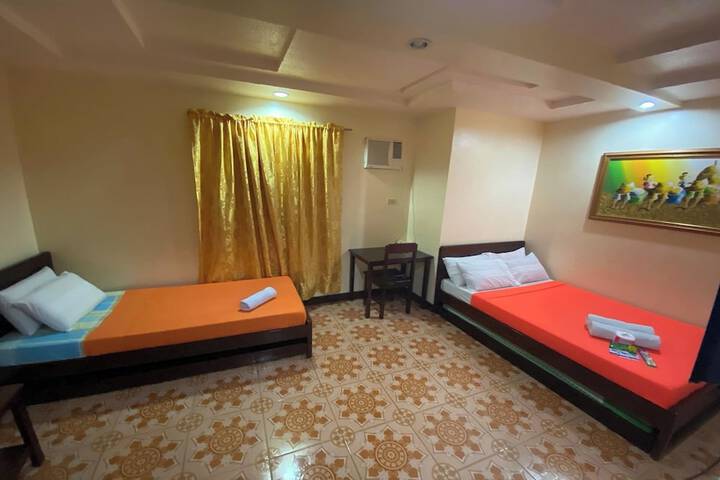 Room 20 of 28