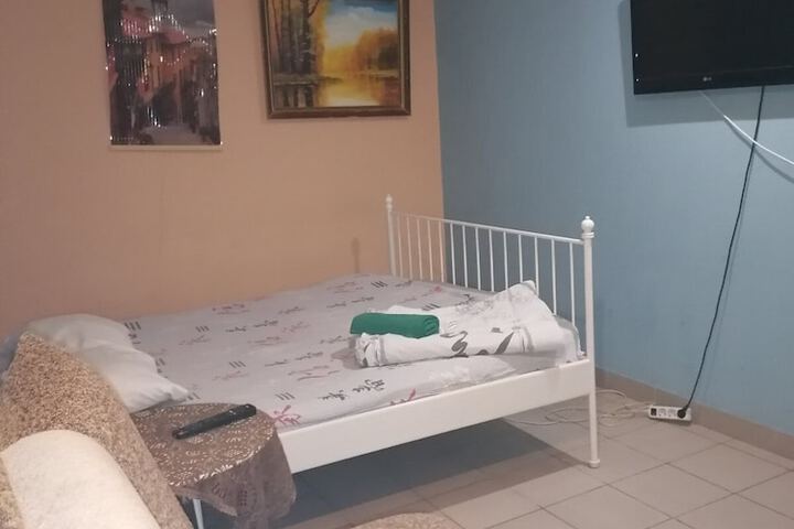 Room 17 of 28