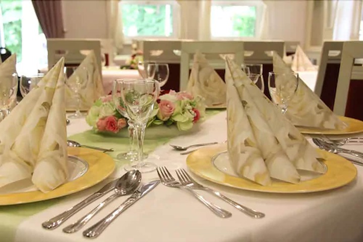Dining 48 of 66