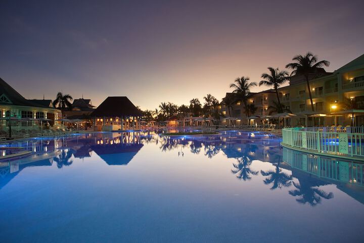 Pool 48 of 152