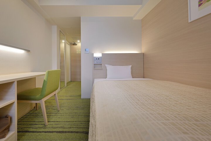 Room 15 of 50