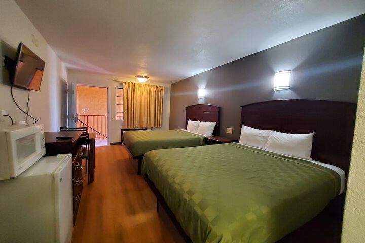 Room 5 of 43