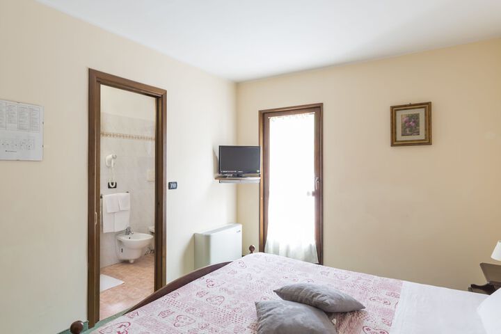 Room 12 of 60