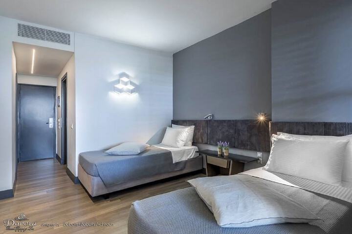 Room 7 of 40
