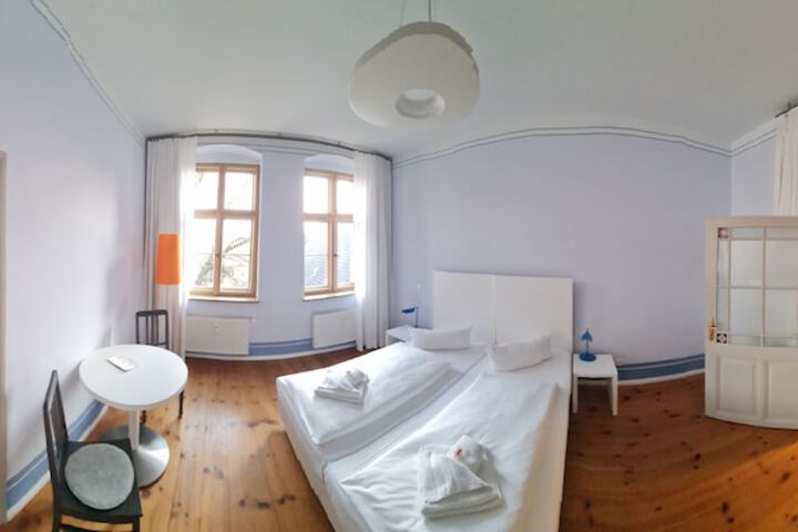 Room 31 of 174