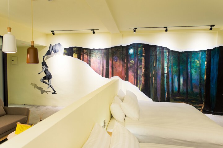 Room 43 of 127