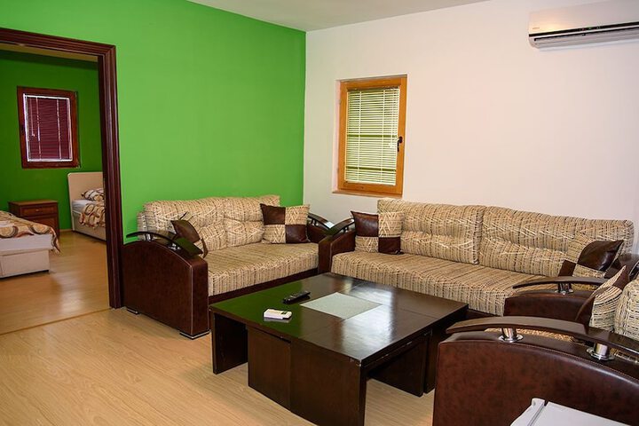 Room 12 of 42