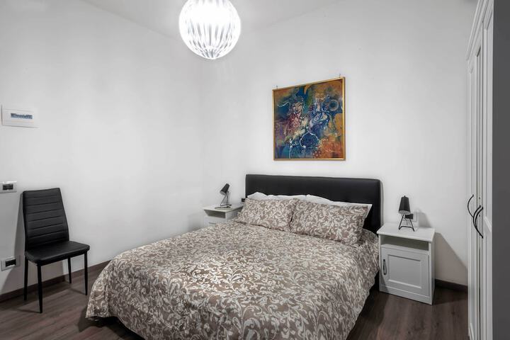 Room 6 of 14