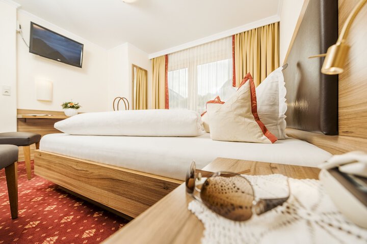 Room 10 of 73