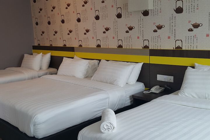 Room 6 of 34