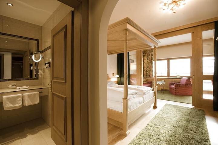 Room 36 of 128