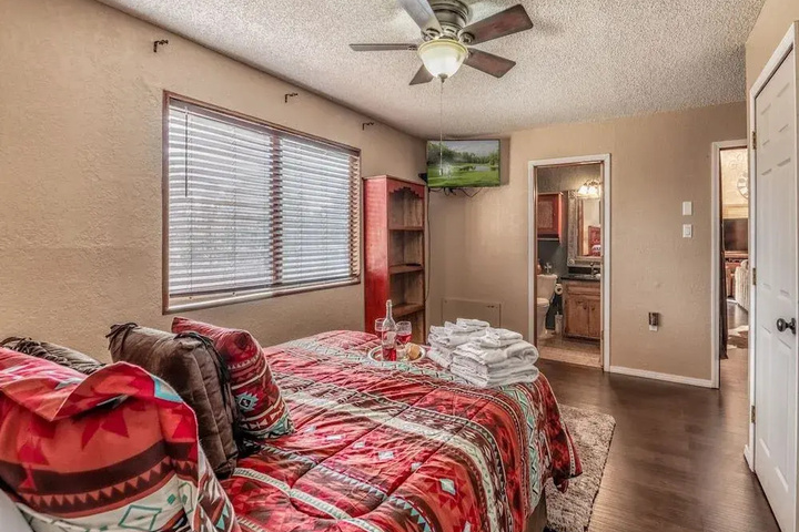 Room 3 of 17