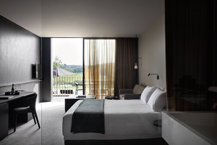 Room 13 of 68