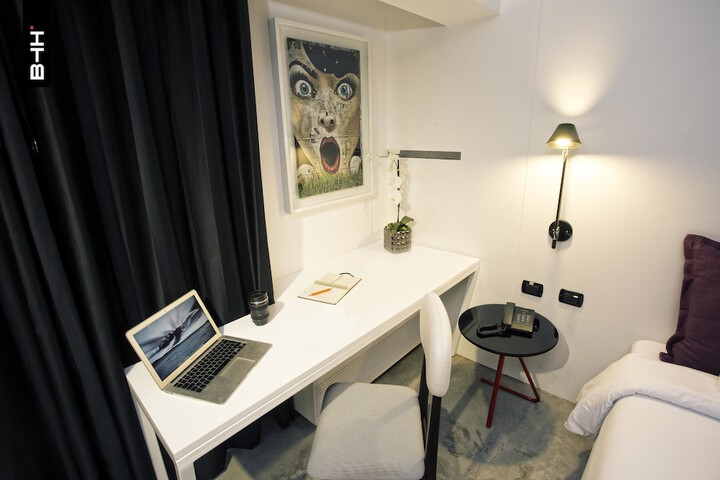 Room 7 of 82