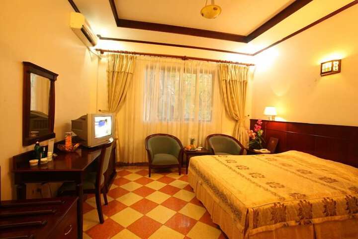 Room 14 of 25