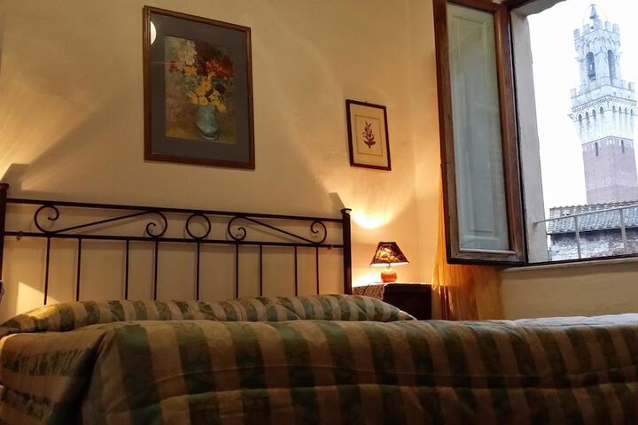 Room 10 of 30