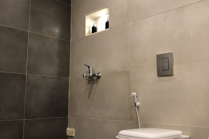 Room 12 of 20