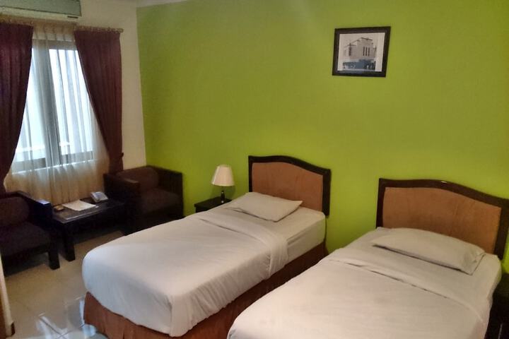 Room 25 of 37