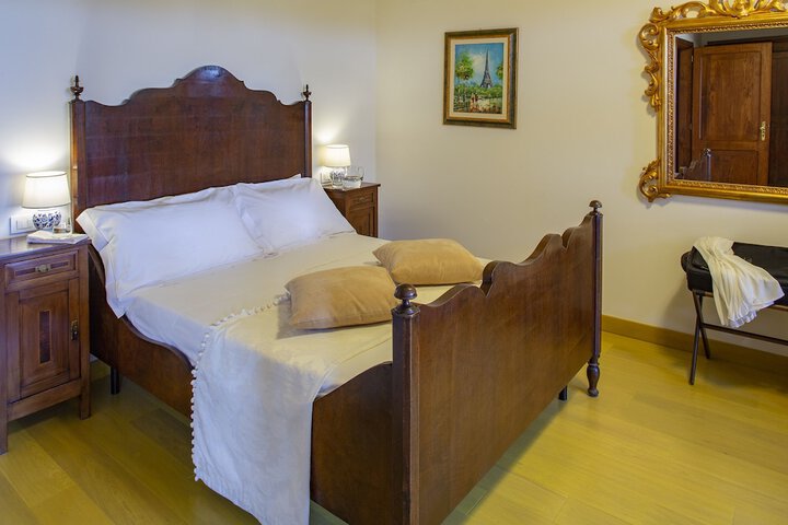 Room 8 of 65