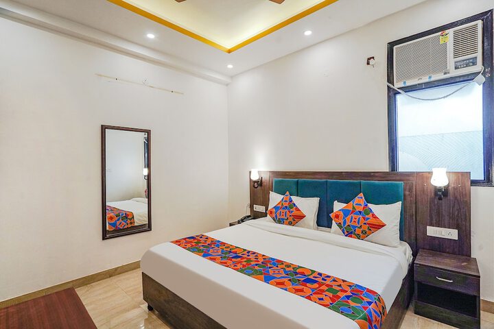 Room 9 of 23