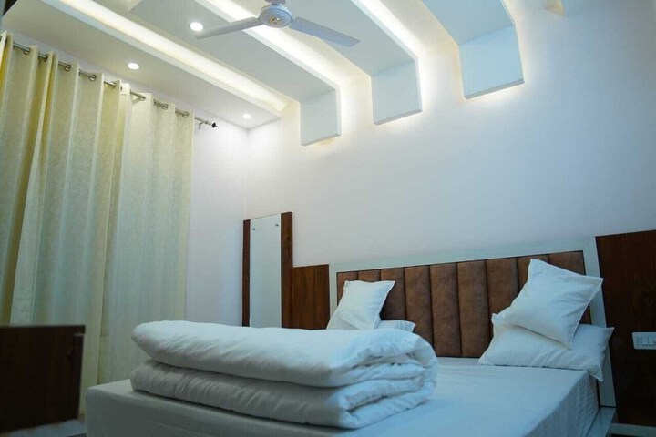 Room 12 of 35