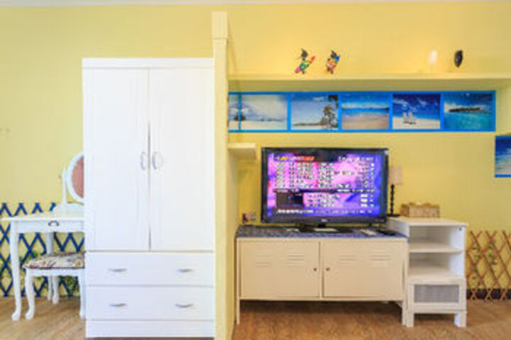 Room 4 of 27