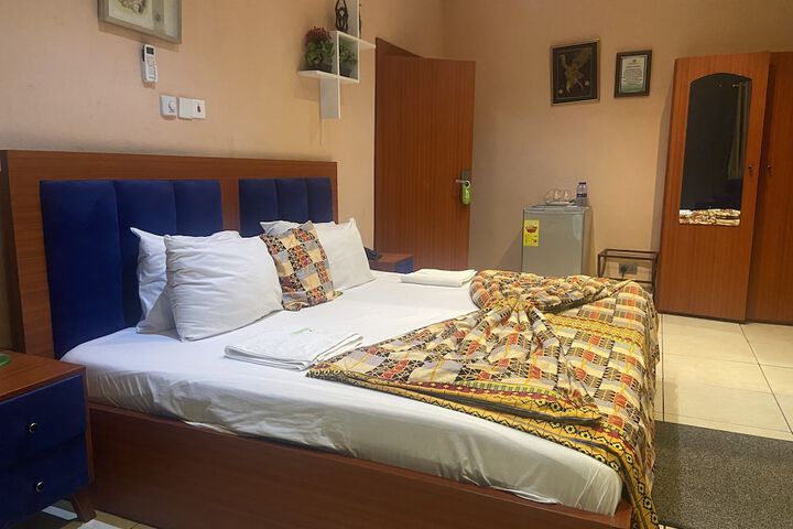 Room 37 of 51