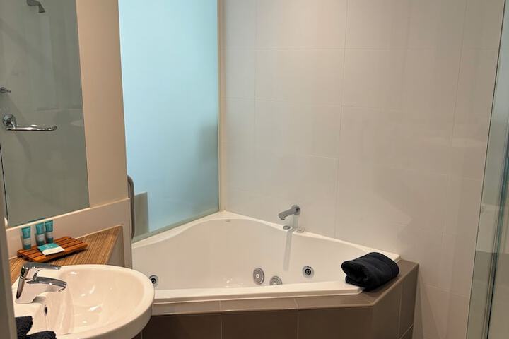 Room 16 of 22