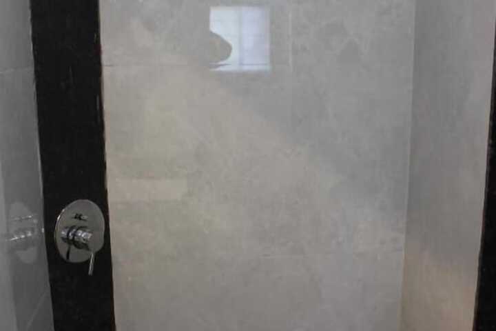 Room 7 of 10
