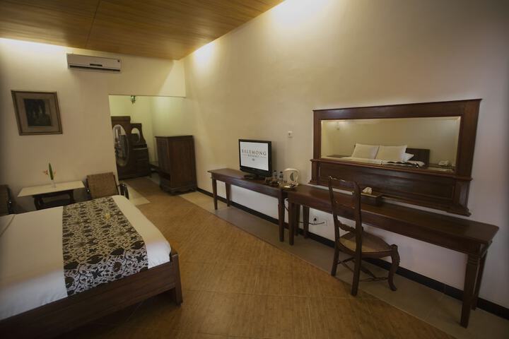 Room 9 of 52