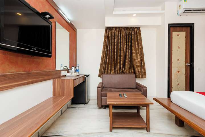 Room 14 of 90