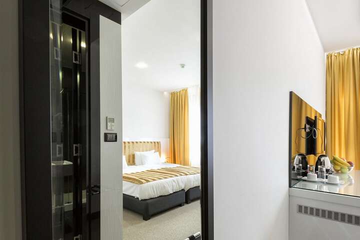 Room 86 of 267