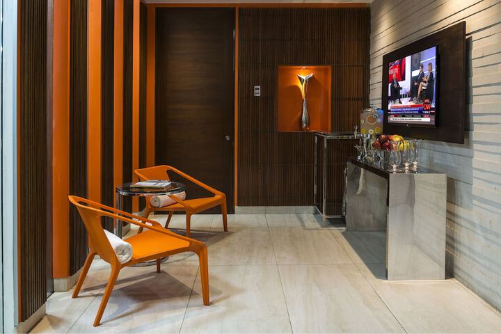 Entrance & Lobby