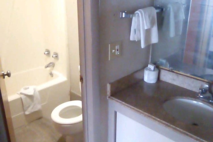 Room 5 of 6