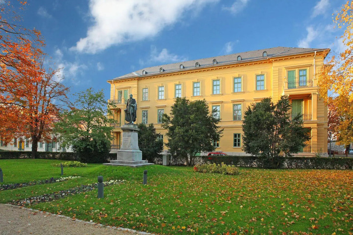 IPOLY RESIDENCE EXECUTIVE HOTEL SUITES