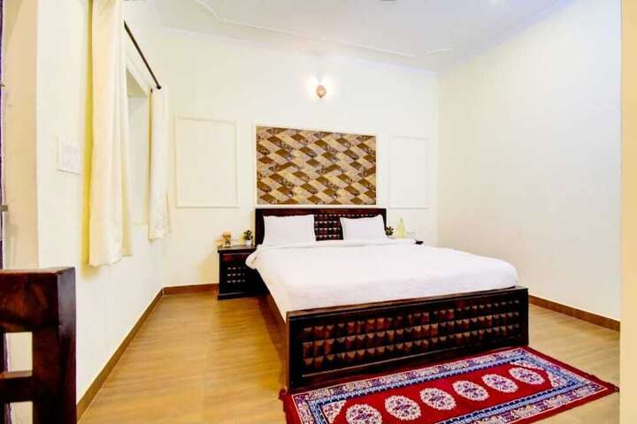 Room 6 of 21