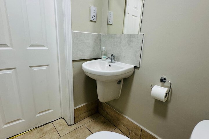 Room 32 of 45