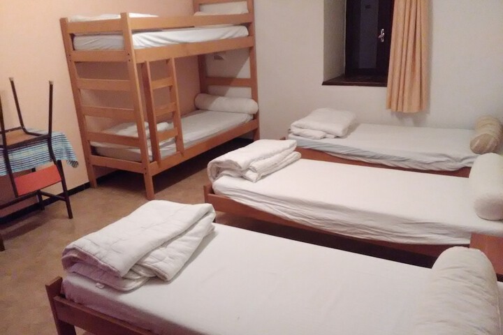 Room 11 of 50