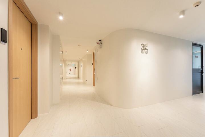 Ballroom/Hall 100 of 112