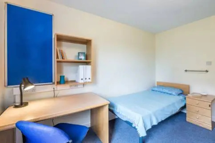 Room 11 of 12