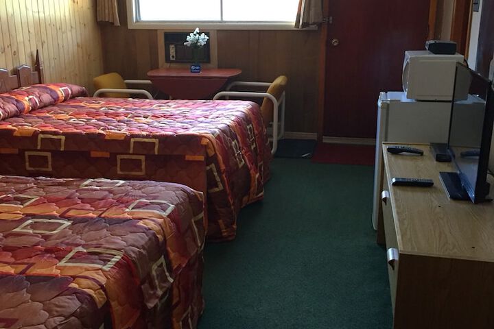 Room 2 of 70