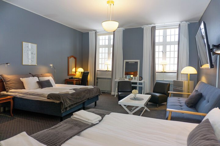 Room 12 of 50